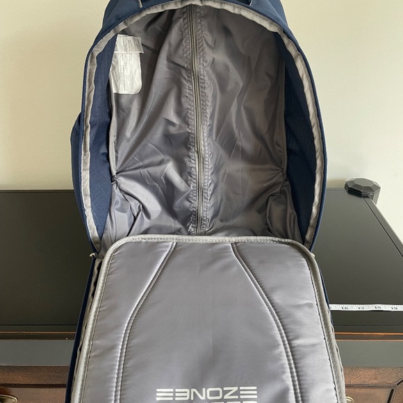 High Sierra Freewheel Wheeled Laptop Backpack, True Navy, 20.5 x 13.5 x 8-Inch - Picture 11 of 14